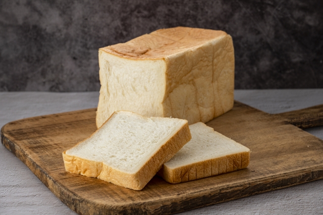 角形食パン