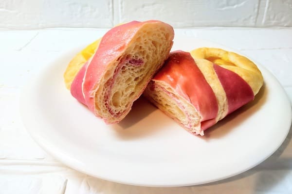 コンビニ（ファミマ）おいものクロワッサン｜さつまいもあんの食感と風味が楽しめる地域限定クロワッサン