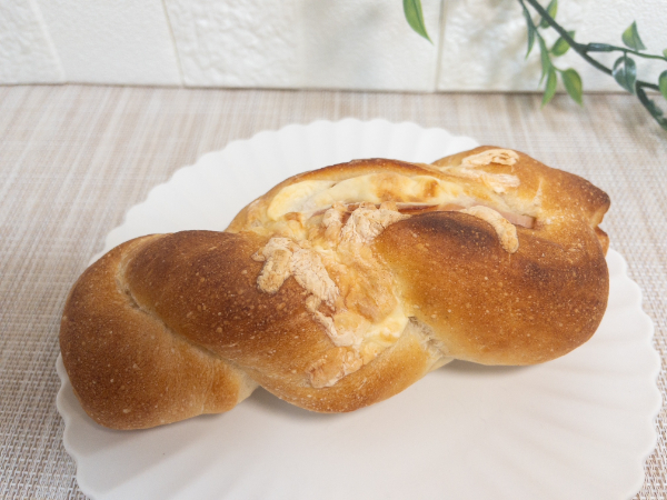 パンスク　タミーユBakery　生ハムとチーズのフランスパン