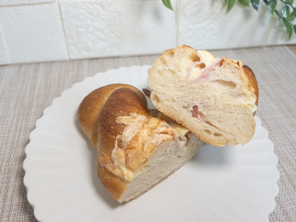 パンスク　タミーユBakery　生ハムとチーズのフランスパン