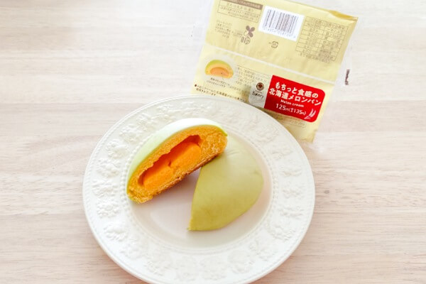 ファミリーマート もちっと食感の北海道メロンパン