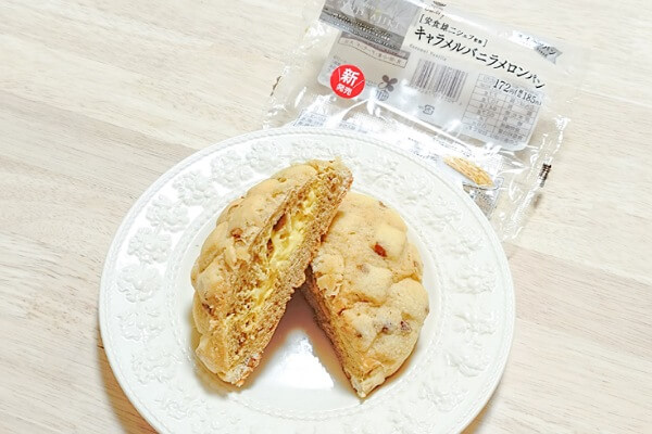 コンビニ　メロンパン　ファミリーマート　【安食雄二シェフ監修】　キャラメルバニラメロンパン