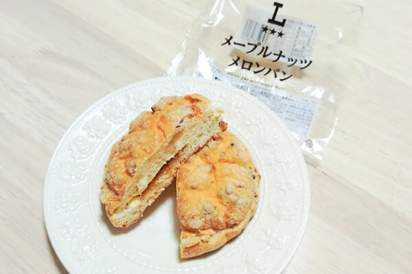 ローソン　コンビニ　メロンパン　メープルナッツメロンパン